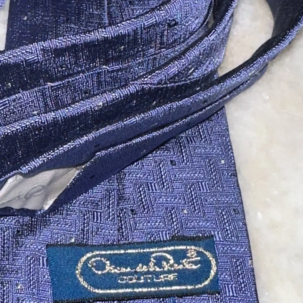 Oscar de la Renta Couture Navy Blue Silk Textured Tie